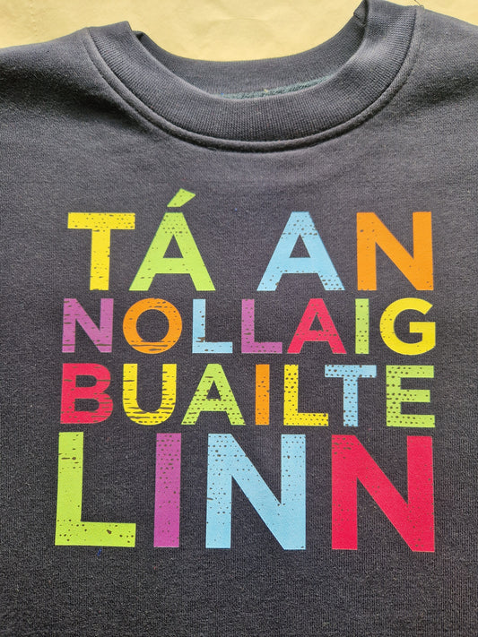 Nollaig Buailte Linn Sweater